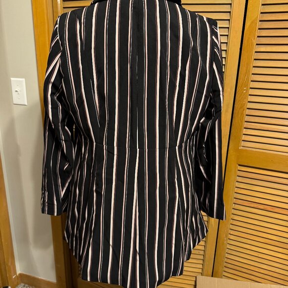 Torrid Black Pink Striped Blazer Jacket Size 00 (10 M/L) NWT - Picture 2 of 4